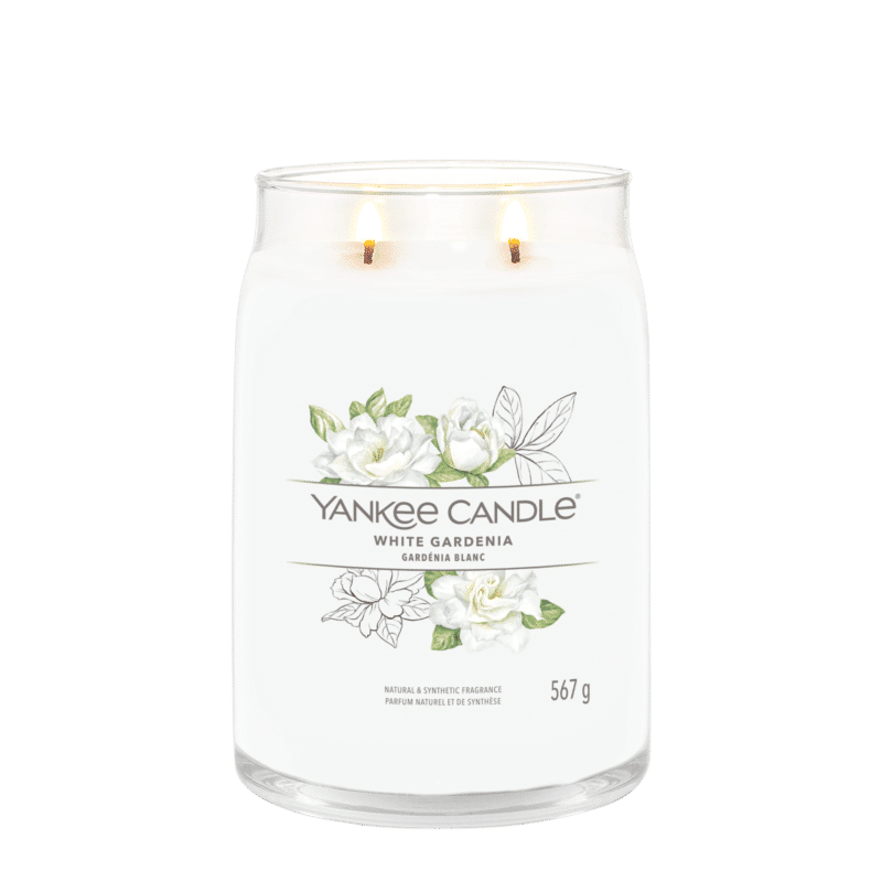 Vit Gardenia Yankee Candle med två brinnande vekar.